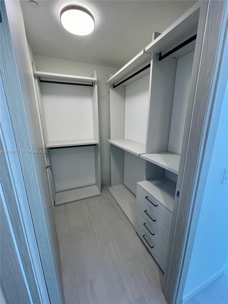 A12059573 Property Photo 24