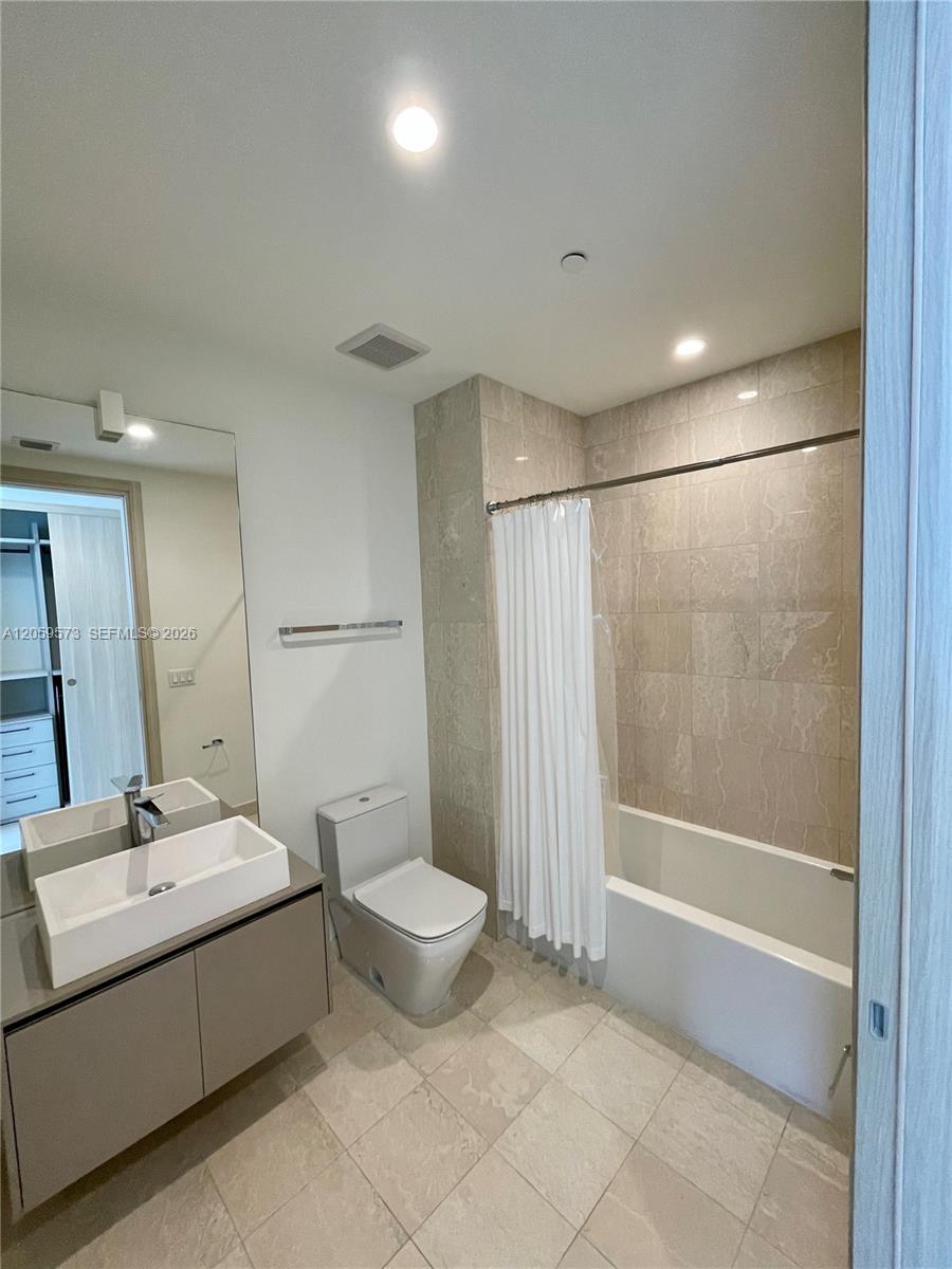 A12059573 Property Photo 26