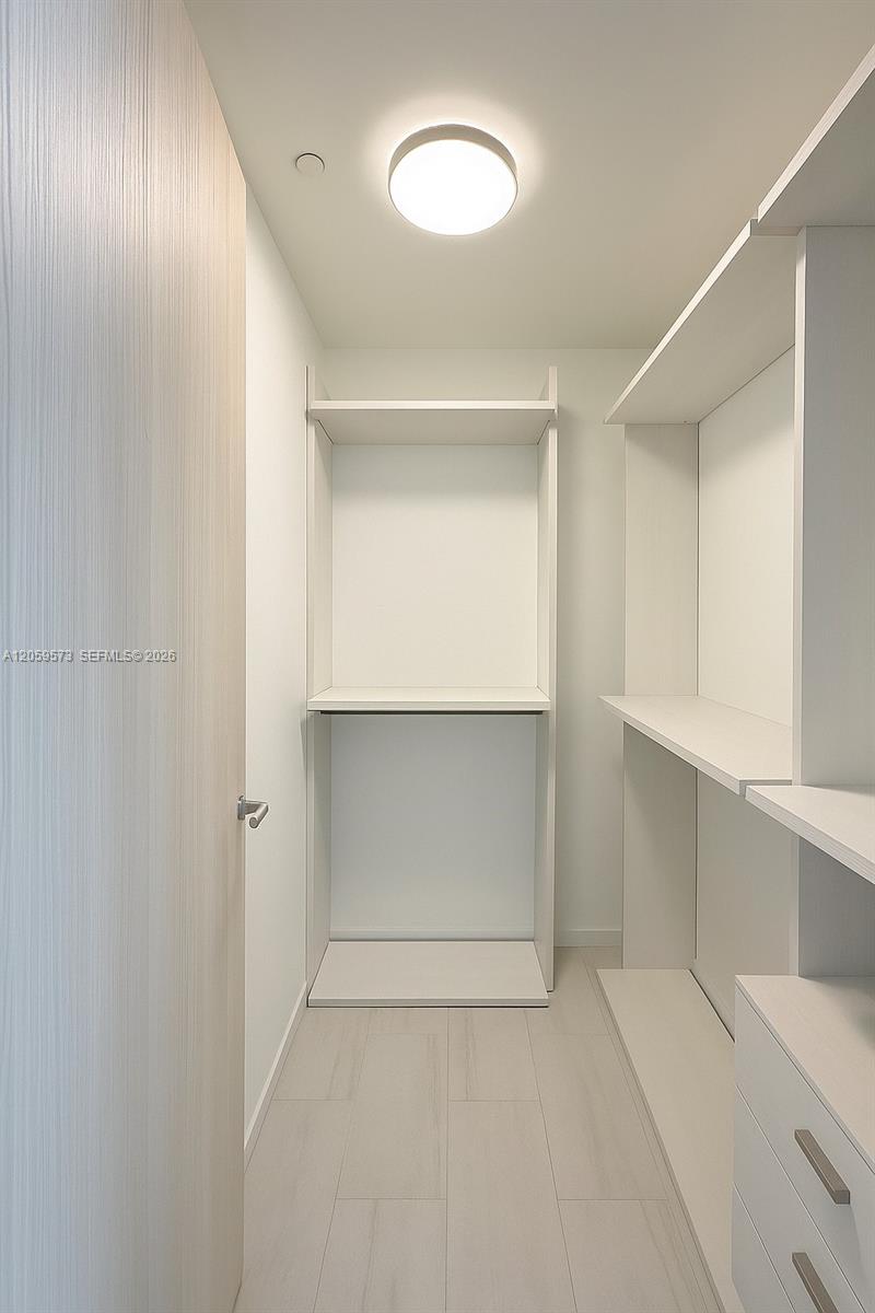 A12059573 Property Photo 28