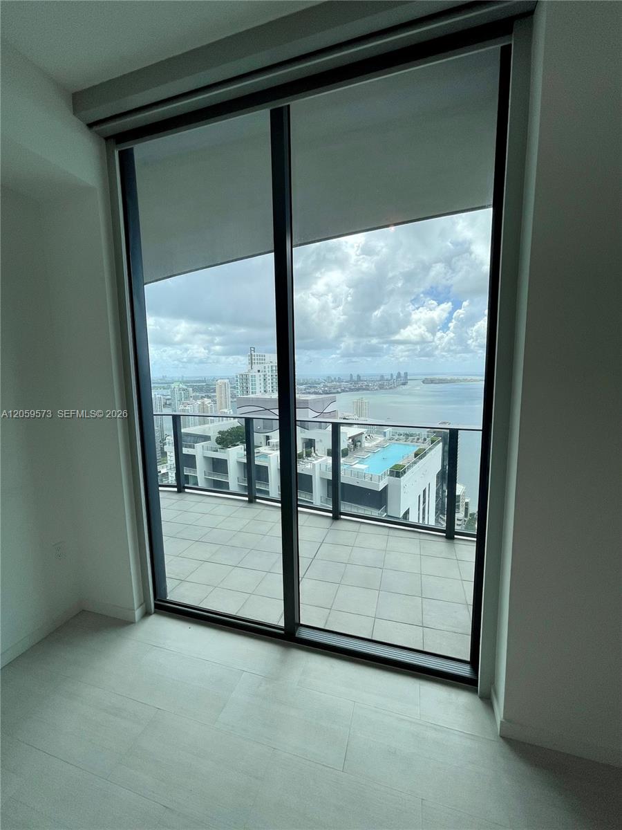 A12059573 Property Photo 30