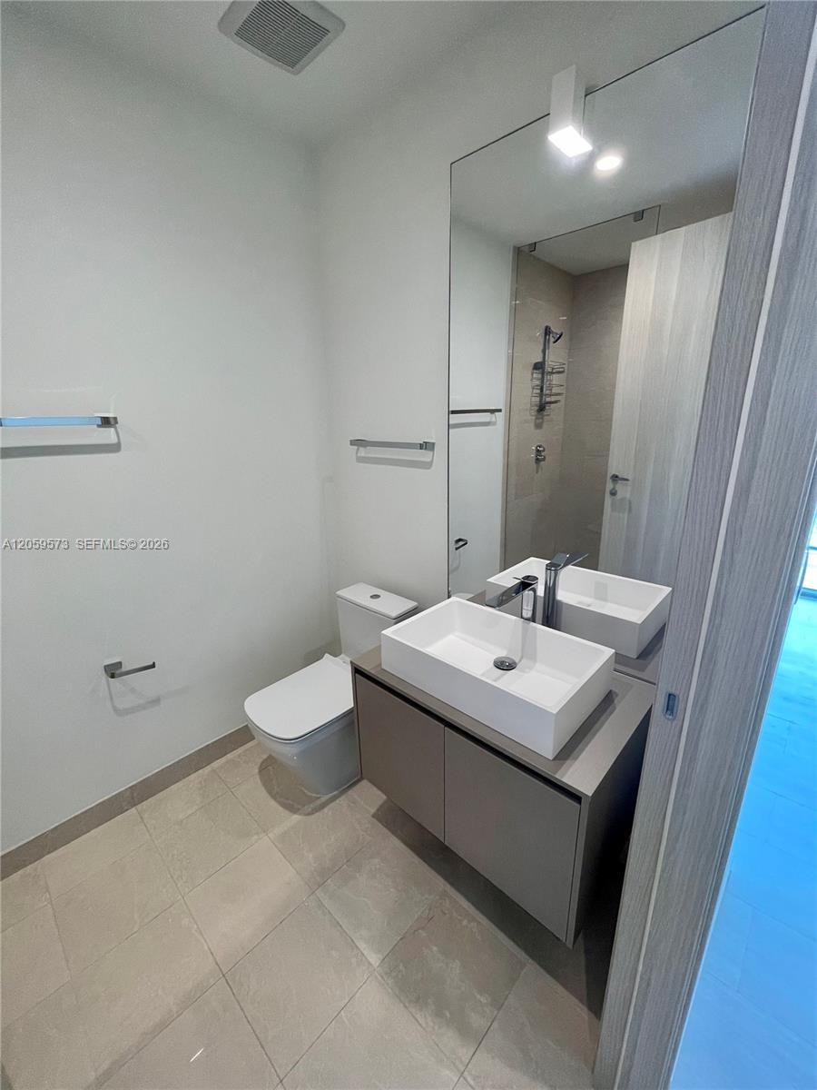 A12059573 Property Photo 31