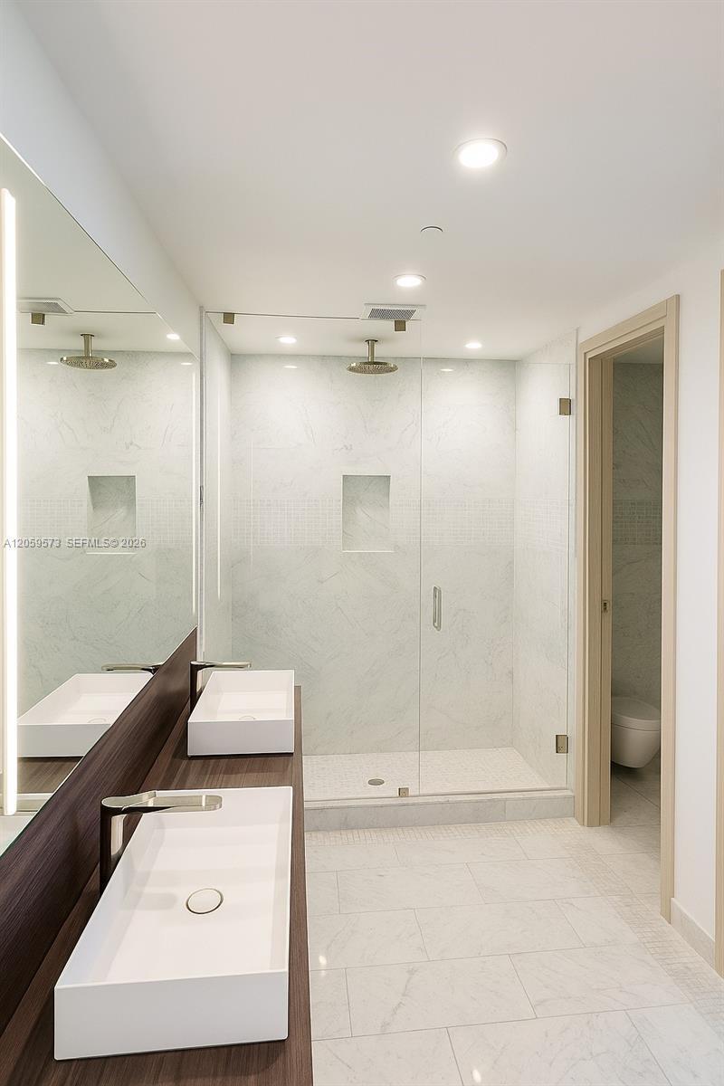 A12059573 Property Photo 32