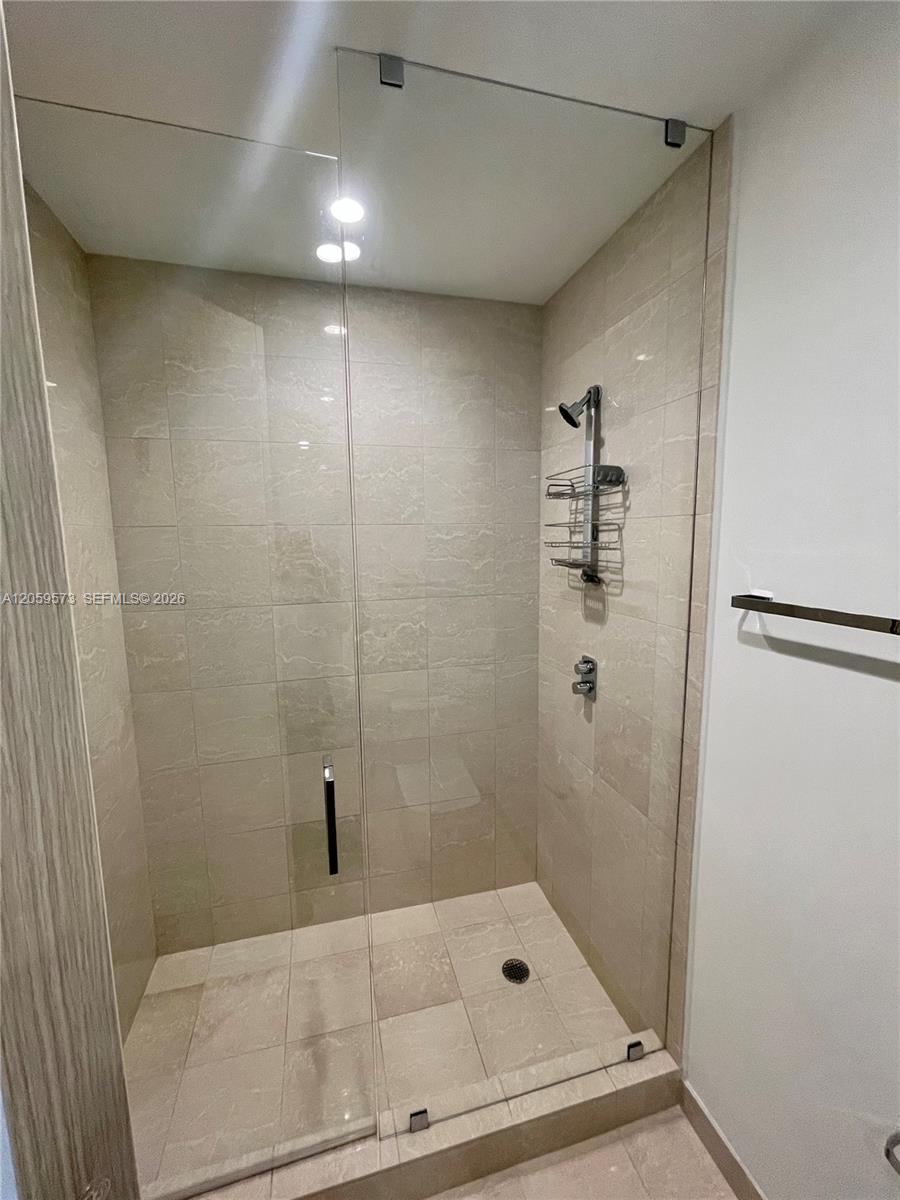 A12059573 Property Photo 33