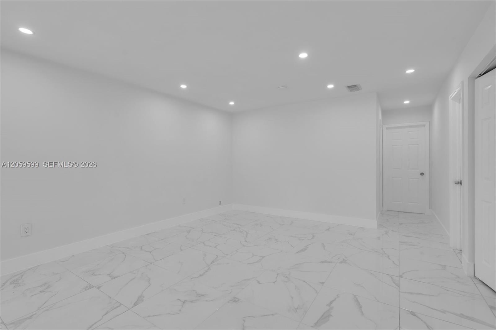 3120 Sw 17th Street Property Photo 5