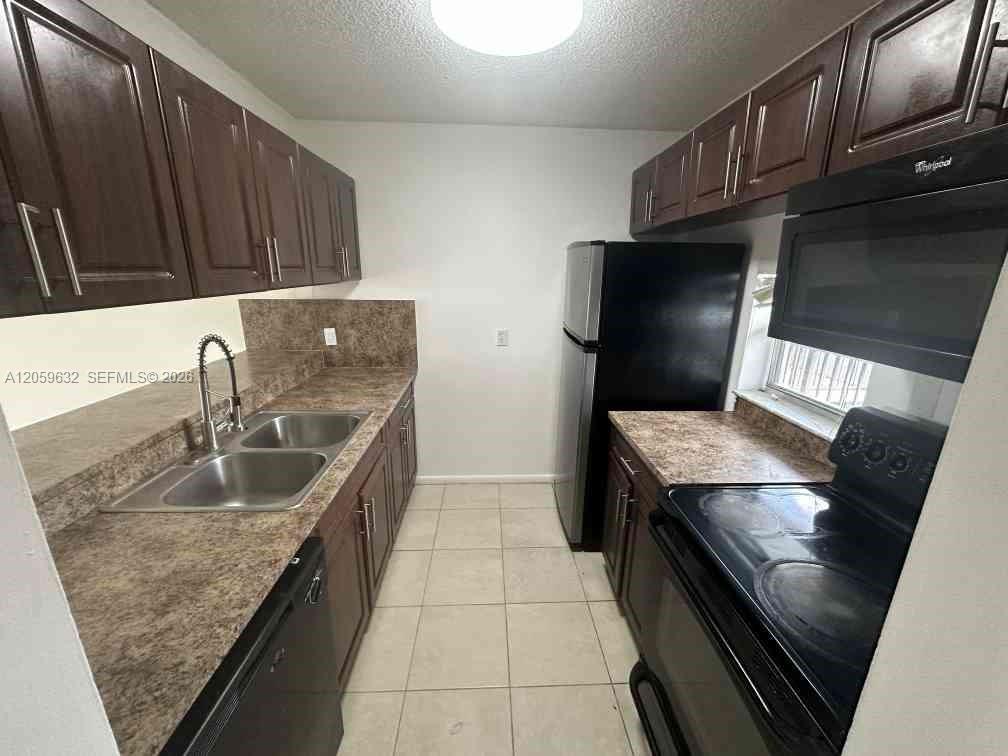 8620 N Sherman Circle 503 Property Photo 2