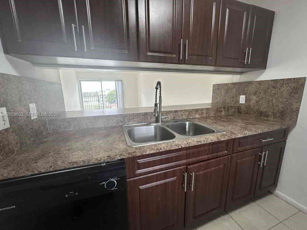 8620 N Sherman Circle 503 Property Photo 3