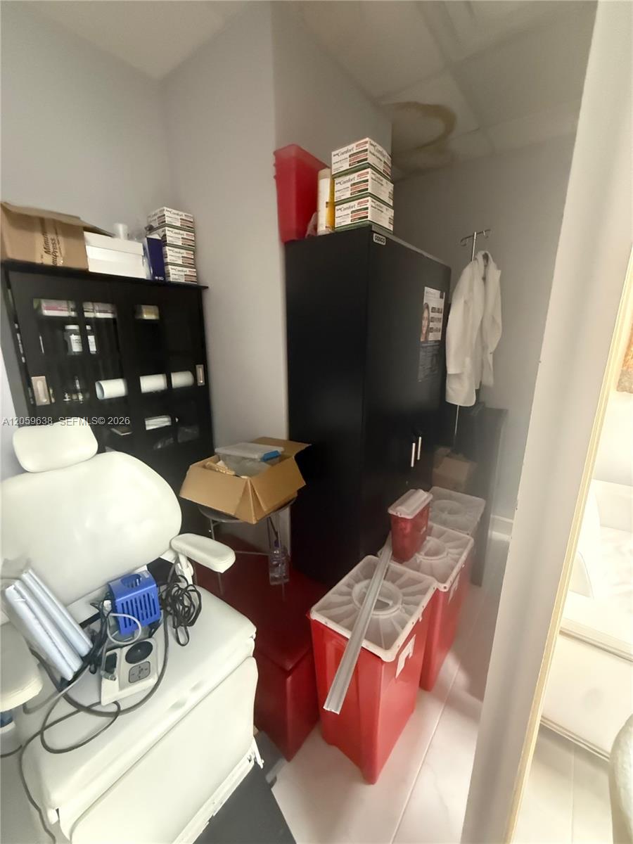 A12059638 Property Photo 12