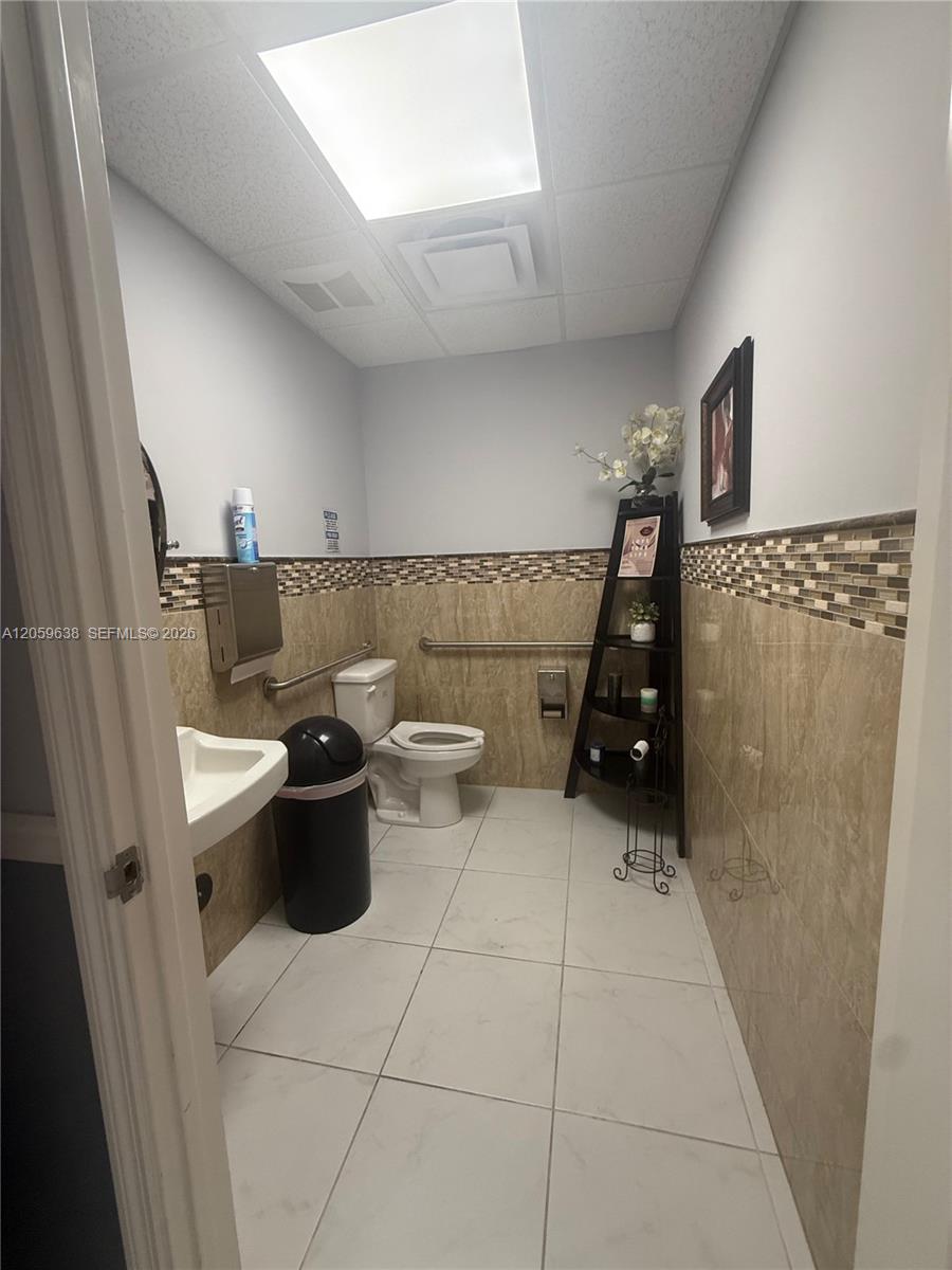 A12059638 Property Photo 14
