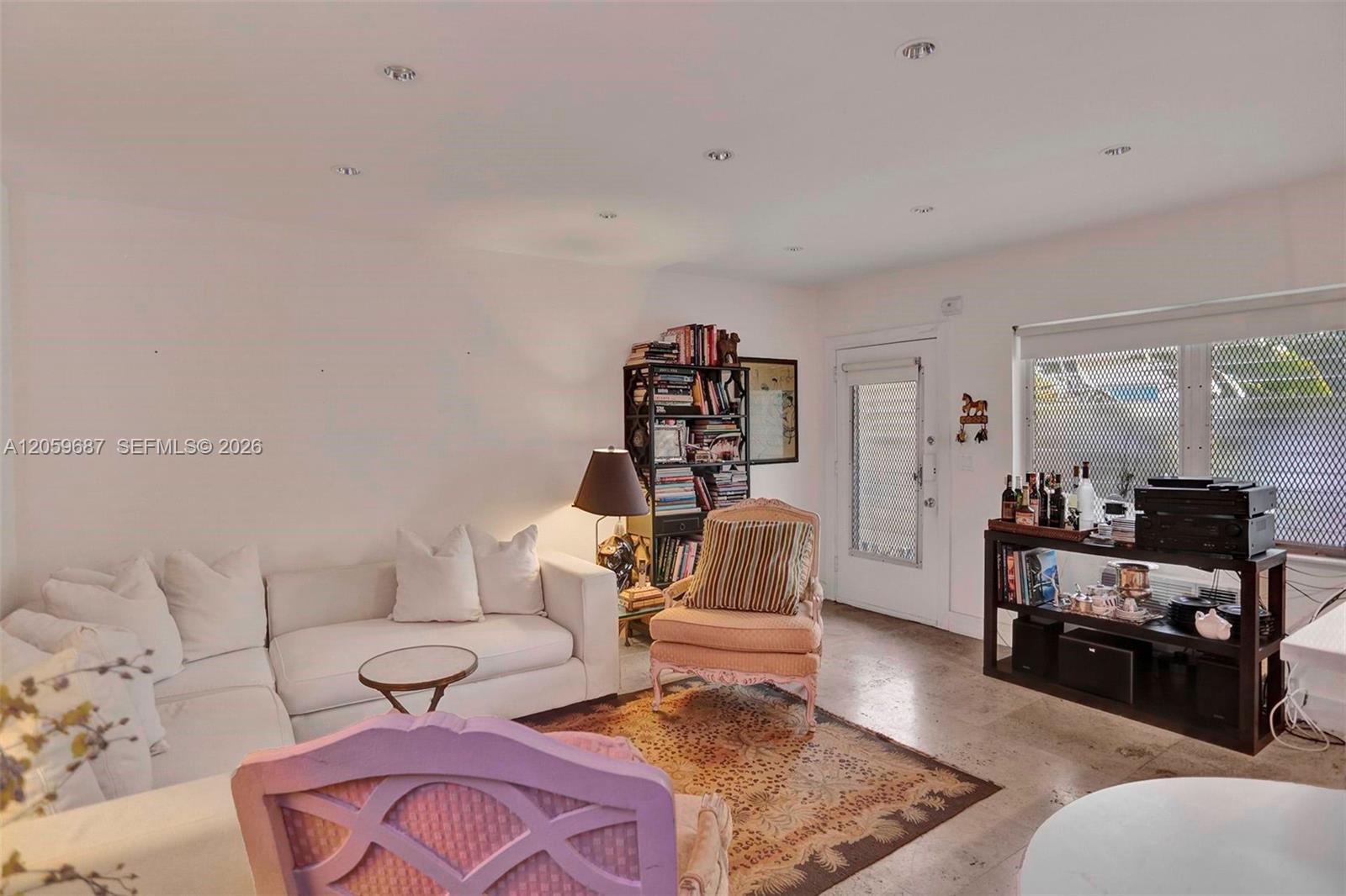 350 Collins Avenue 310 Property Photo 7