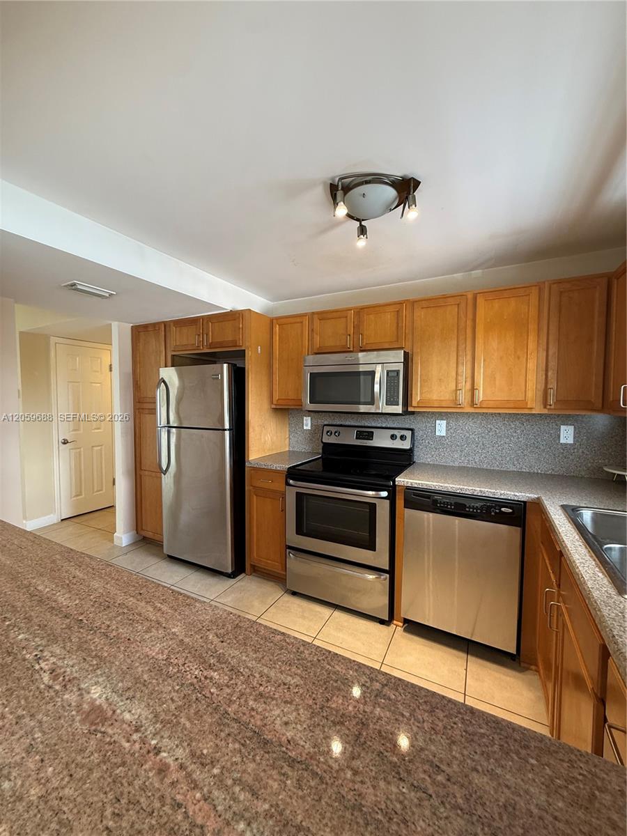 137 Golden Isles Drive 512 Property Photo 12