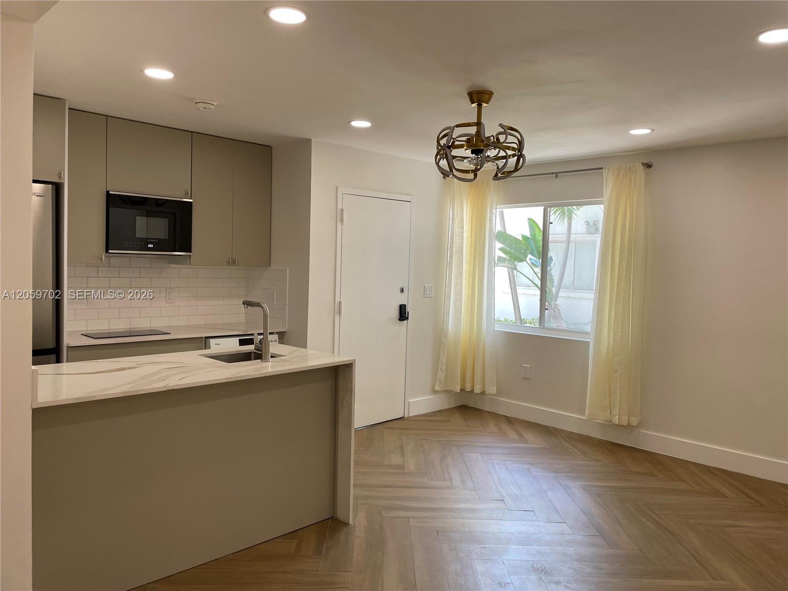 731 6th Street 104E Property Photo 1