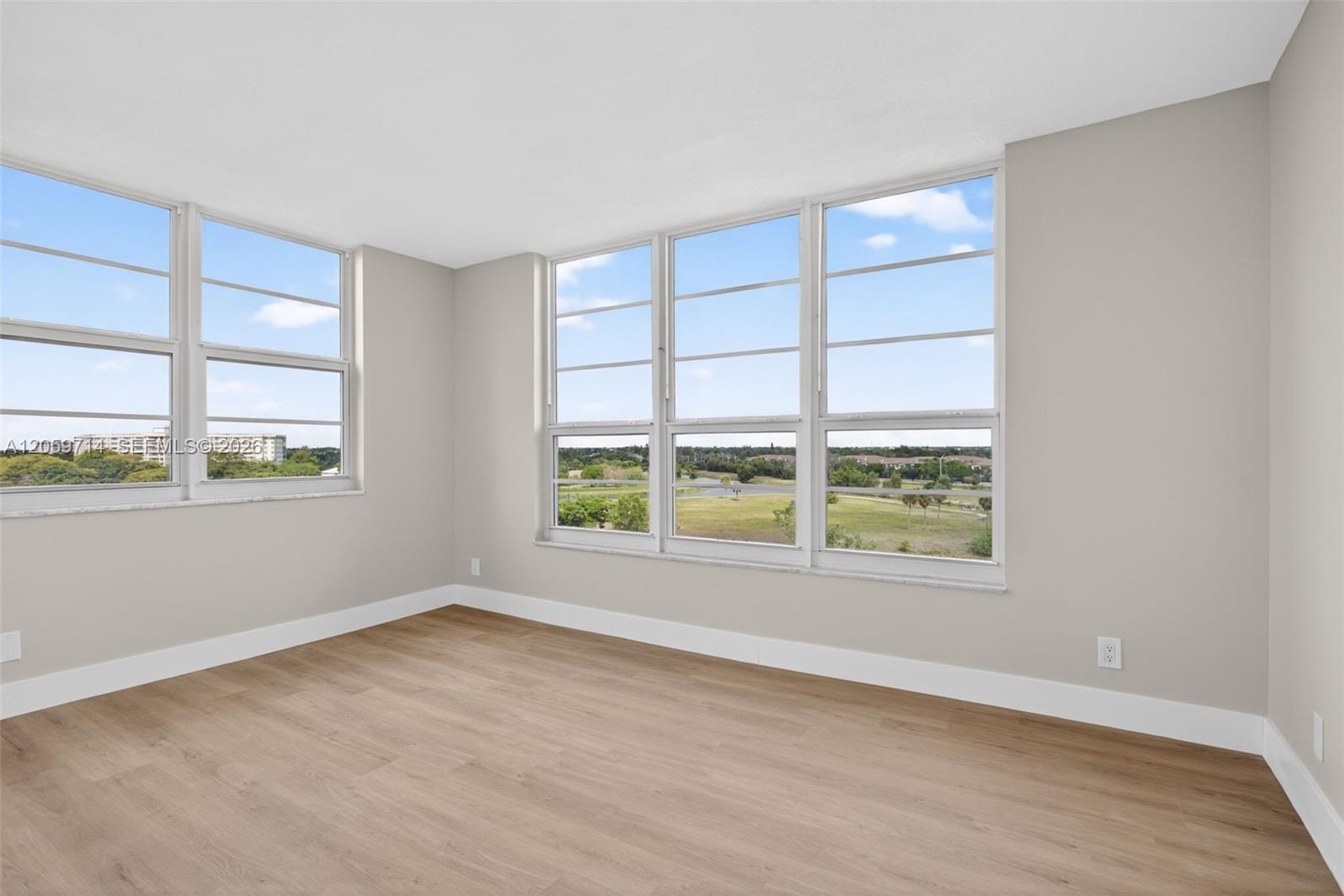 3090 N Course Drive 807 Property Photo 14