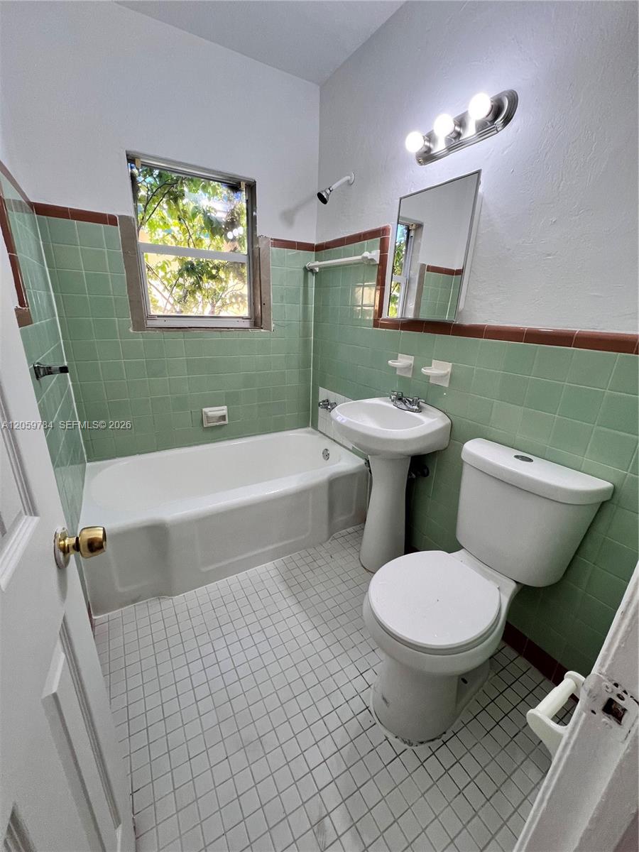 A12059784 Property Photo 11