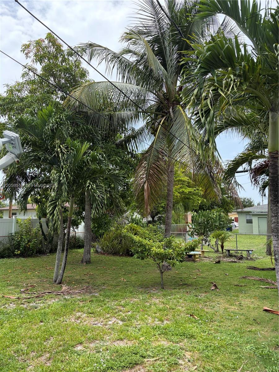 613 Nw 5 Court Property Photo 4