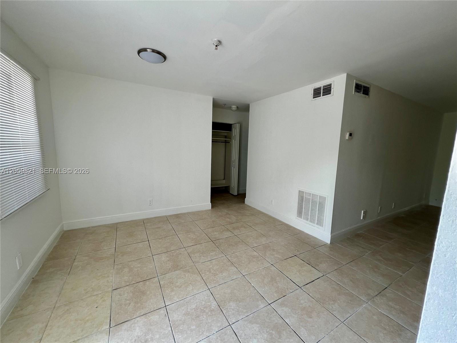 4251 Nw 5th Street 123 Property Photo 5