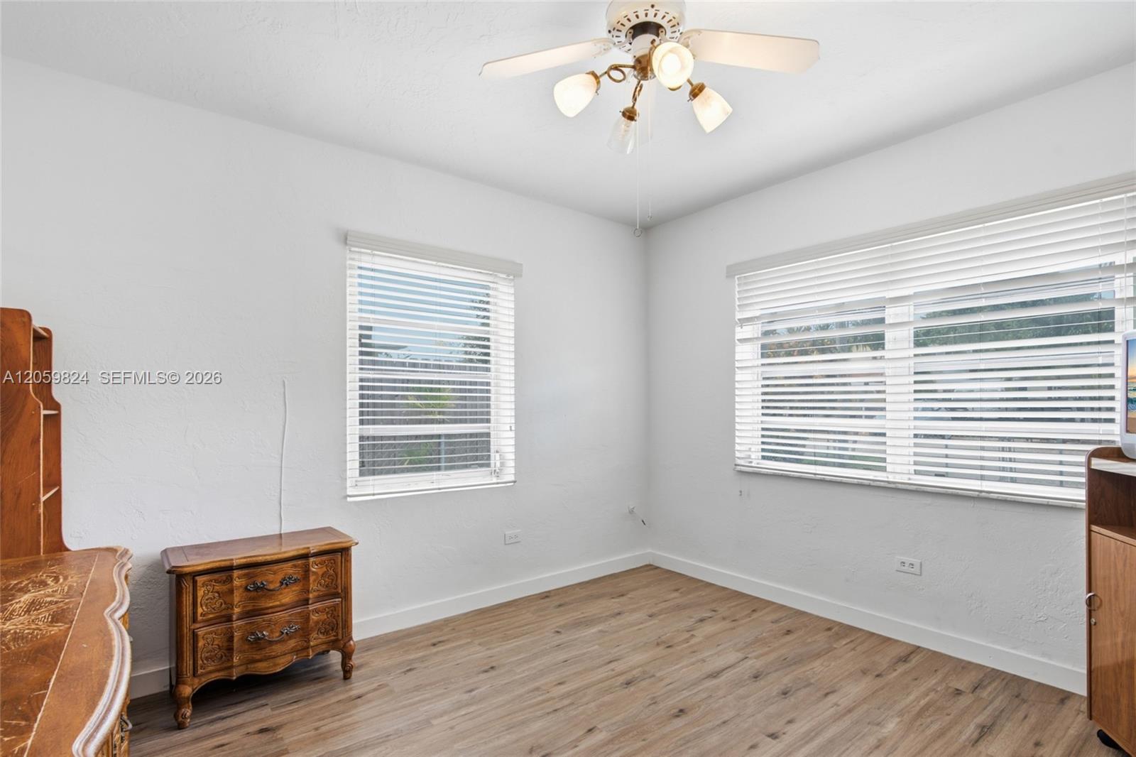 921 E 14 Street Property Photo 12