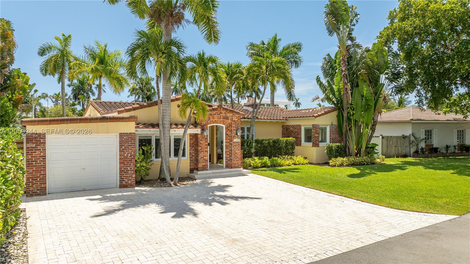 330 Coconut Isle Drive Property Photo 2