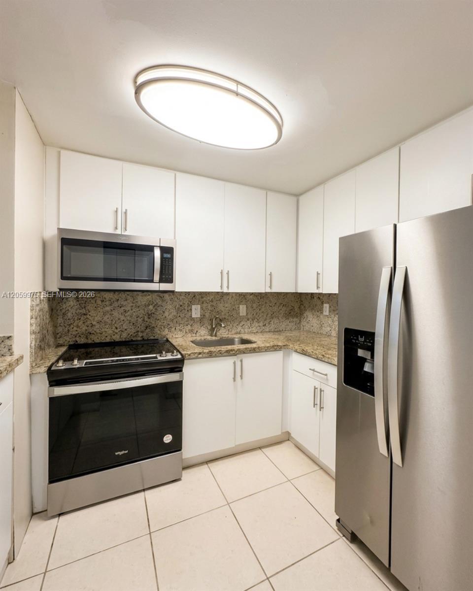 8990 Sw 24th Street 19 Property Photo 6