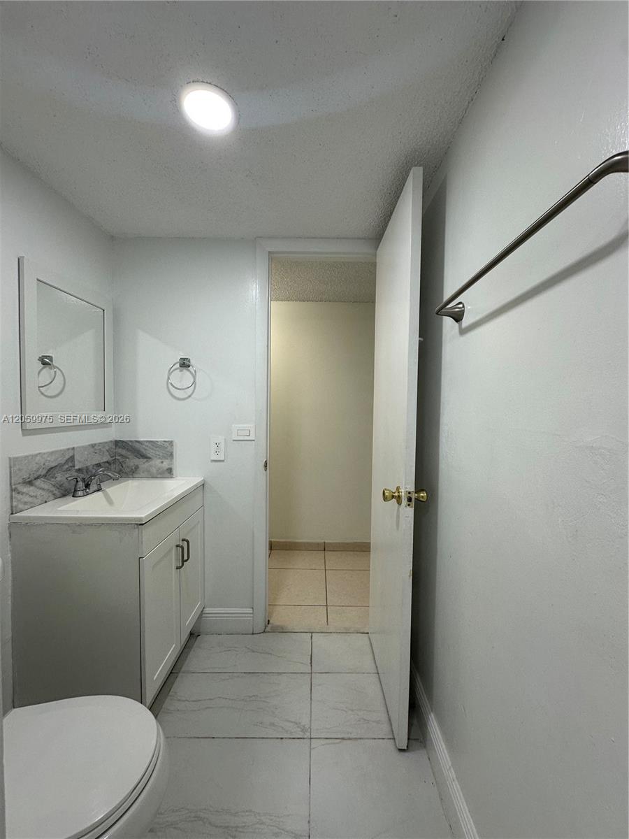 8990 Sw 24th Street 19 Property Photo 10