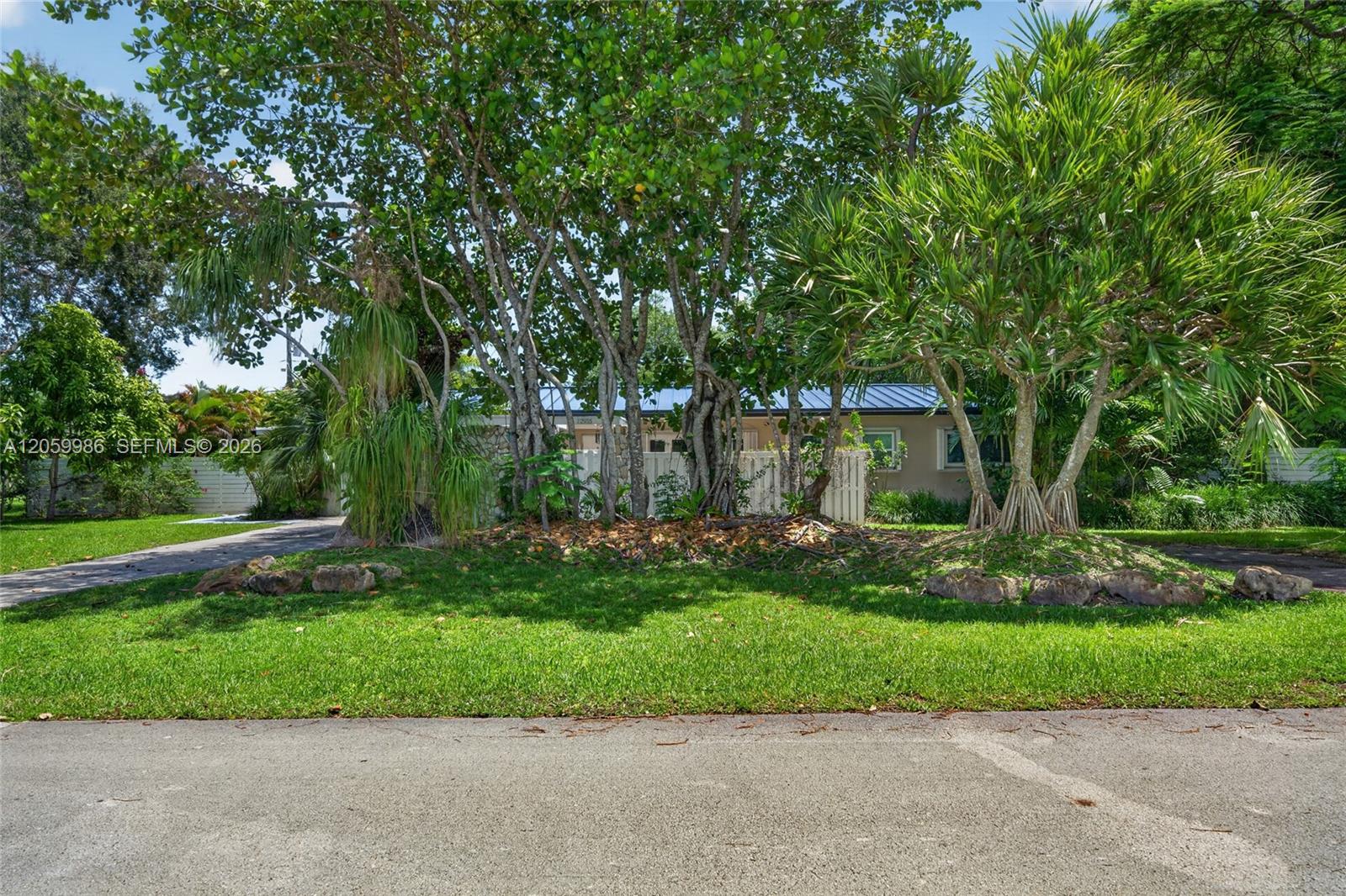 12935 SW 81st Avenue Property Photo 1