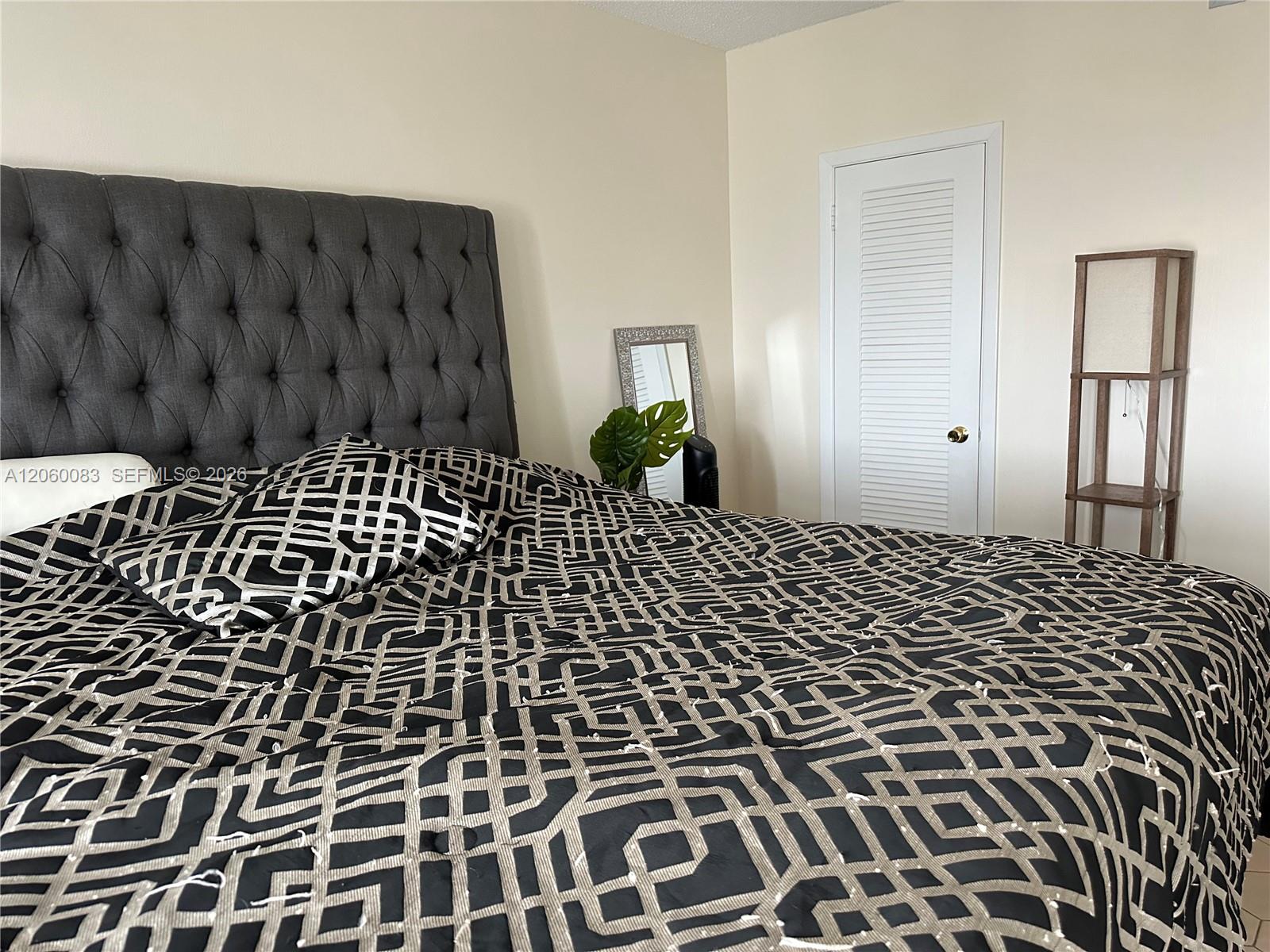 A12060083 Property Photo 10