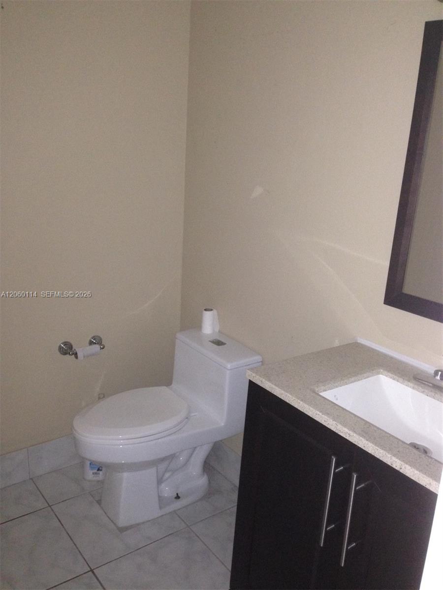 6101 N Falls Cir Drive 409 Property Photo 4