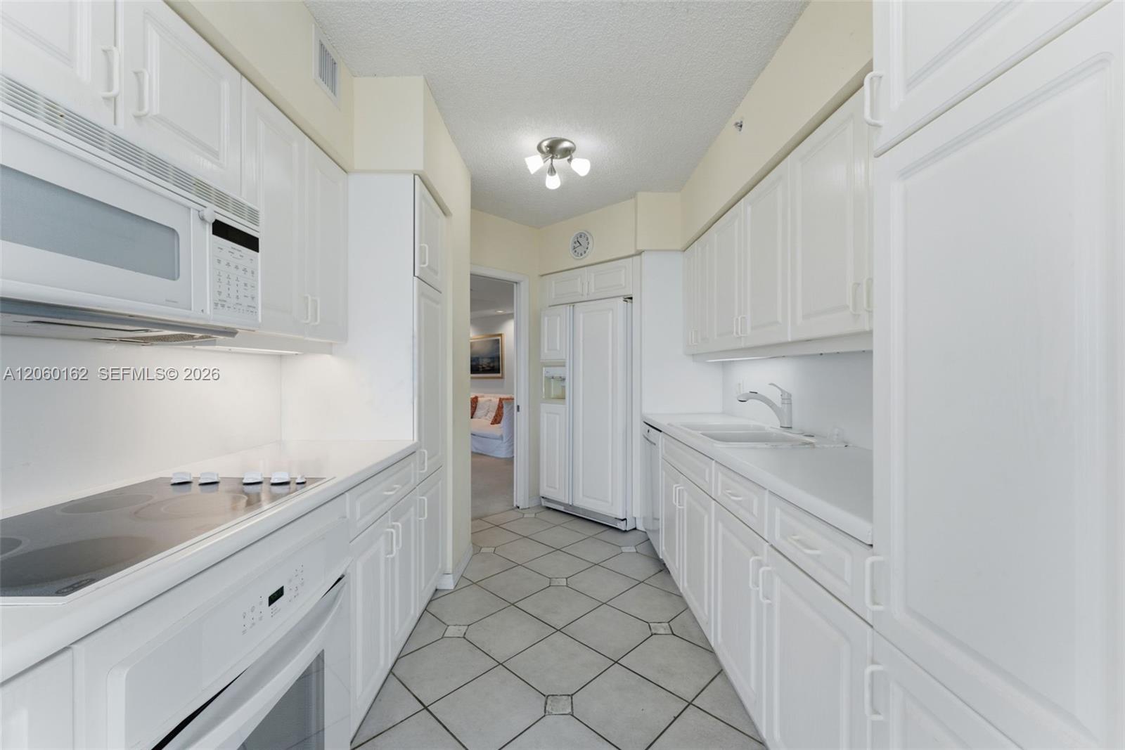 16400 Collins Avenue 544 Property Photo 11