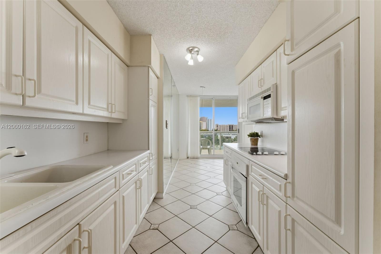 16400 Collins Avenue 544 Property Photo 13