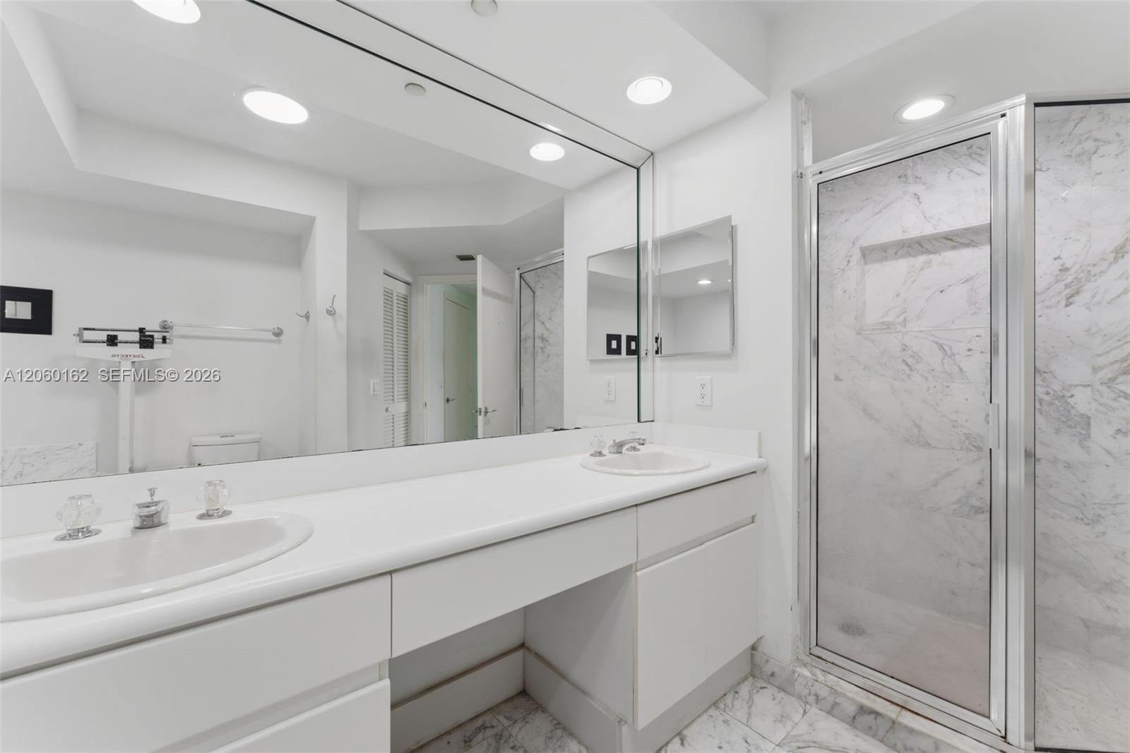 16400 Collins Avenue 544 Property Photo 21