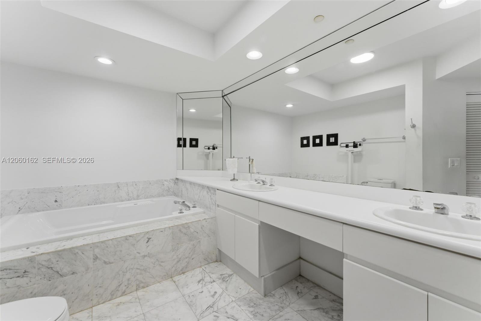 16400 Collins Avenue 544 Property Photo 22