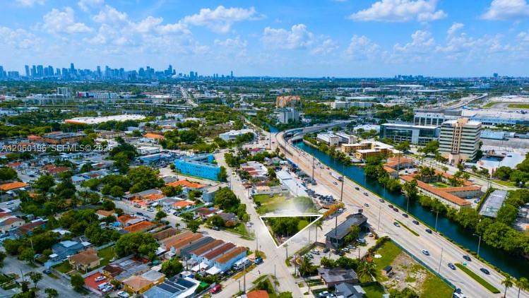 699 E Okeechobee Road Property Photo 4