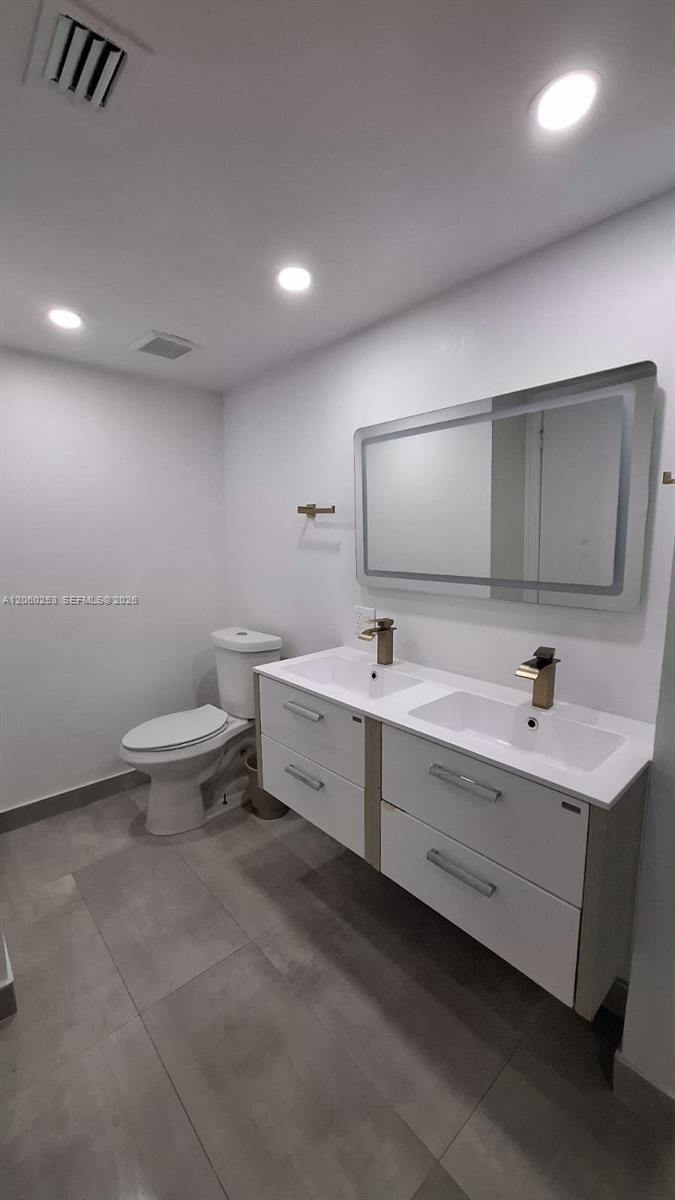 20860 San Simeon Way 108-6 Property Photo 11