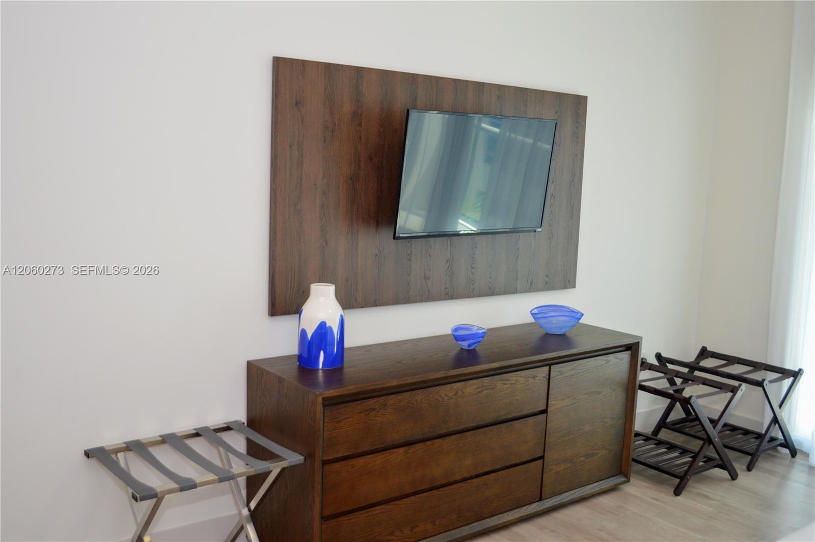 777 N Ocean Drive N522 Property Photo 6