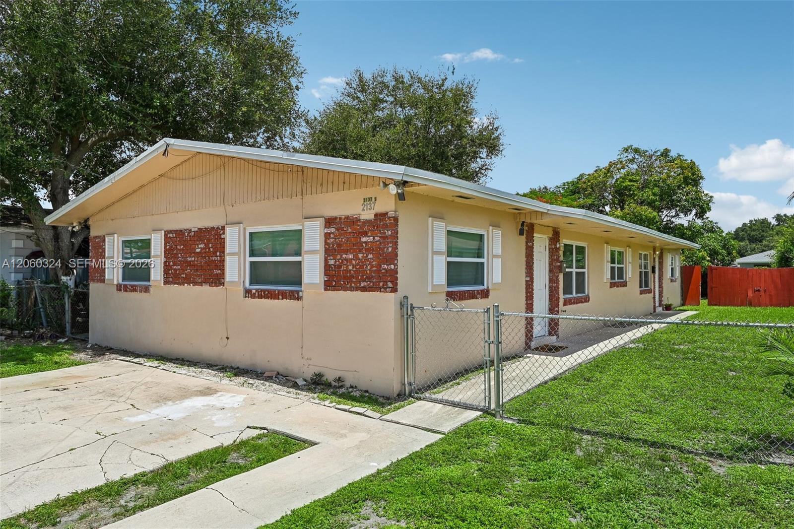 2137 Nw 99th Terrace Property Photo 1