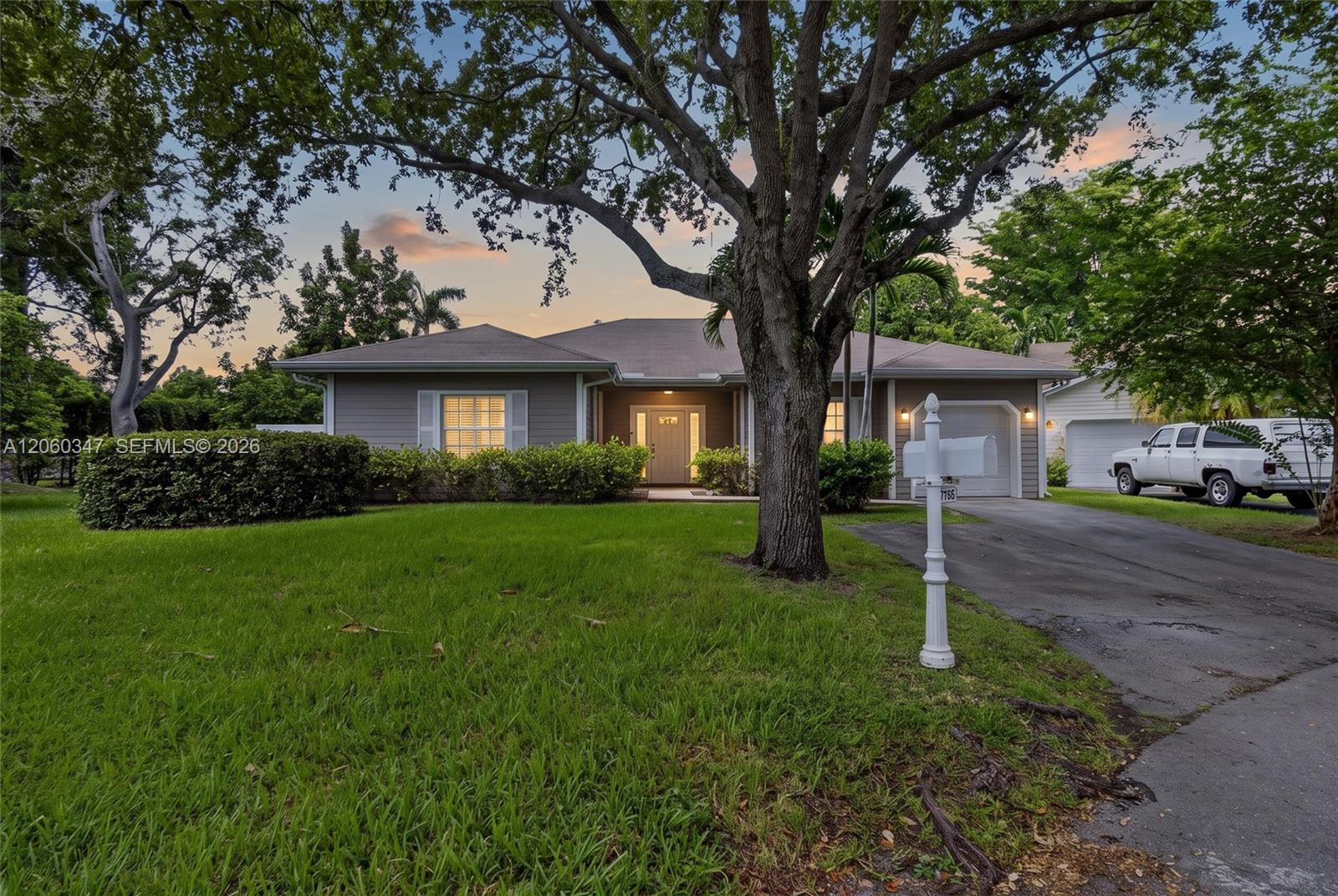 15166 SW 142nd Court Property Photo 1