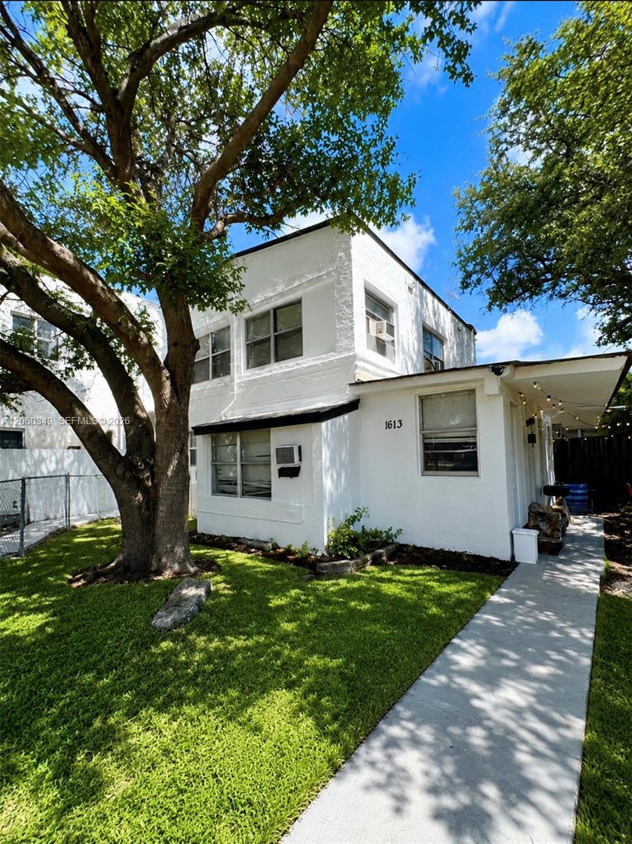 1613-1615 Nw 45th Street Property Photo 1