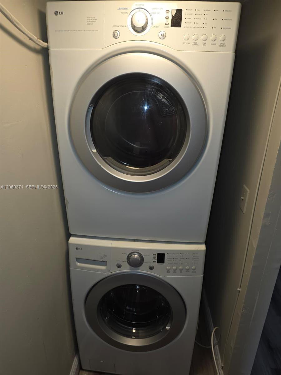 A12060371 Property Photo 4