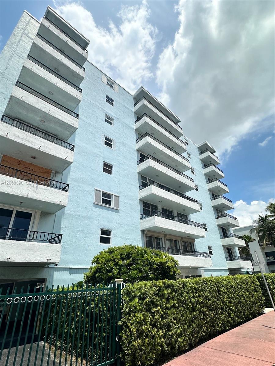 720 Collins Avenue 309