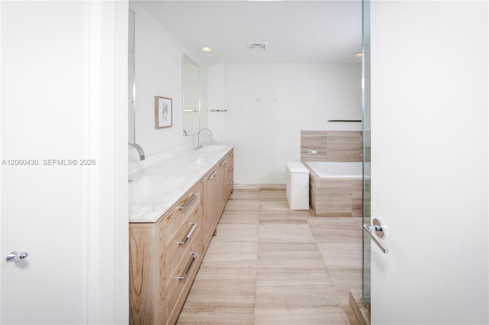 350 Ocean Drive 604n Property Photo 20