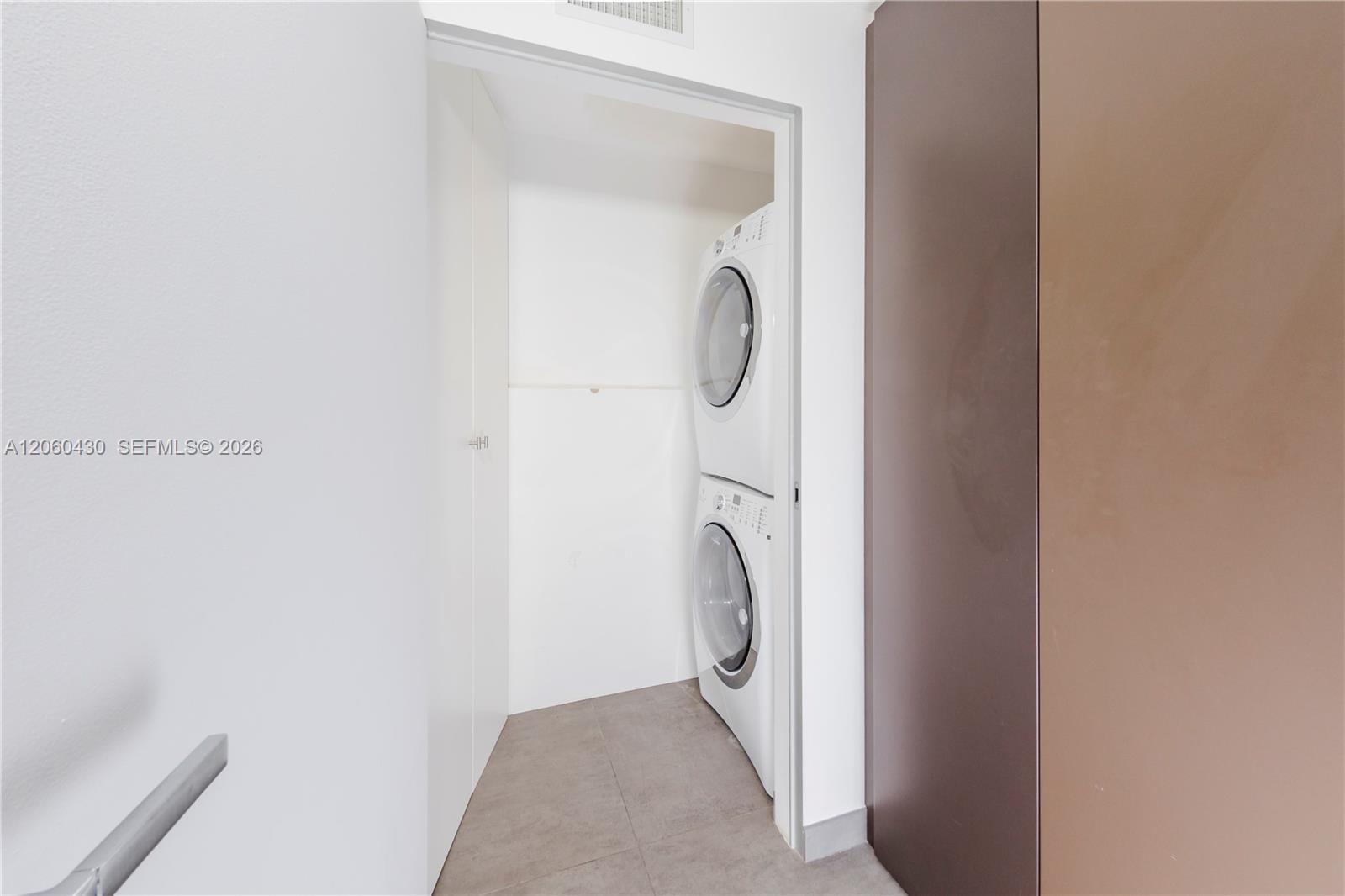 350 Ocean Drive 604n Property Photo 29
