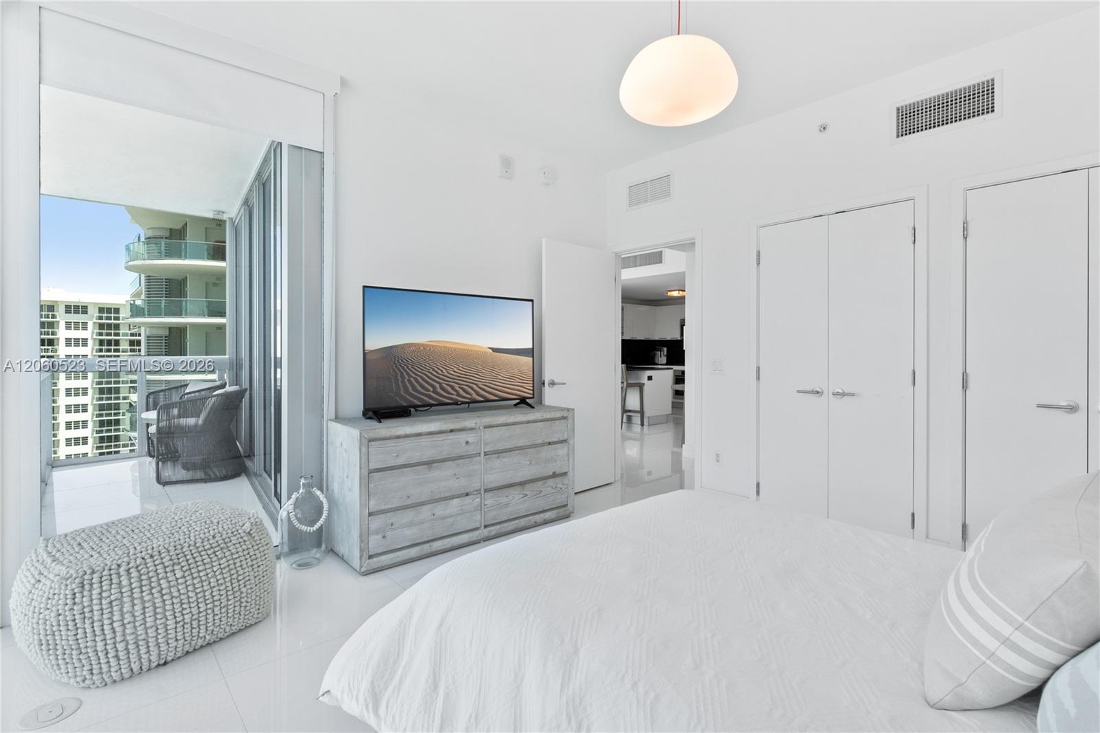 A12060523 Property Photo 25
