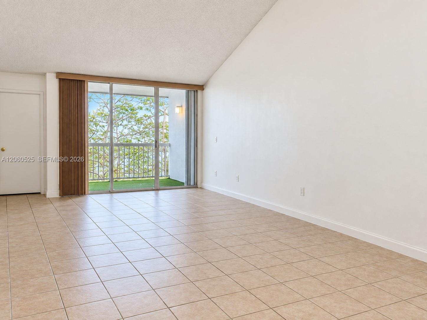 A12060525 Property Photo 8