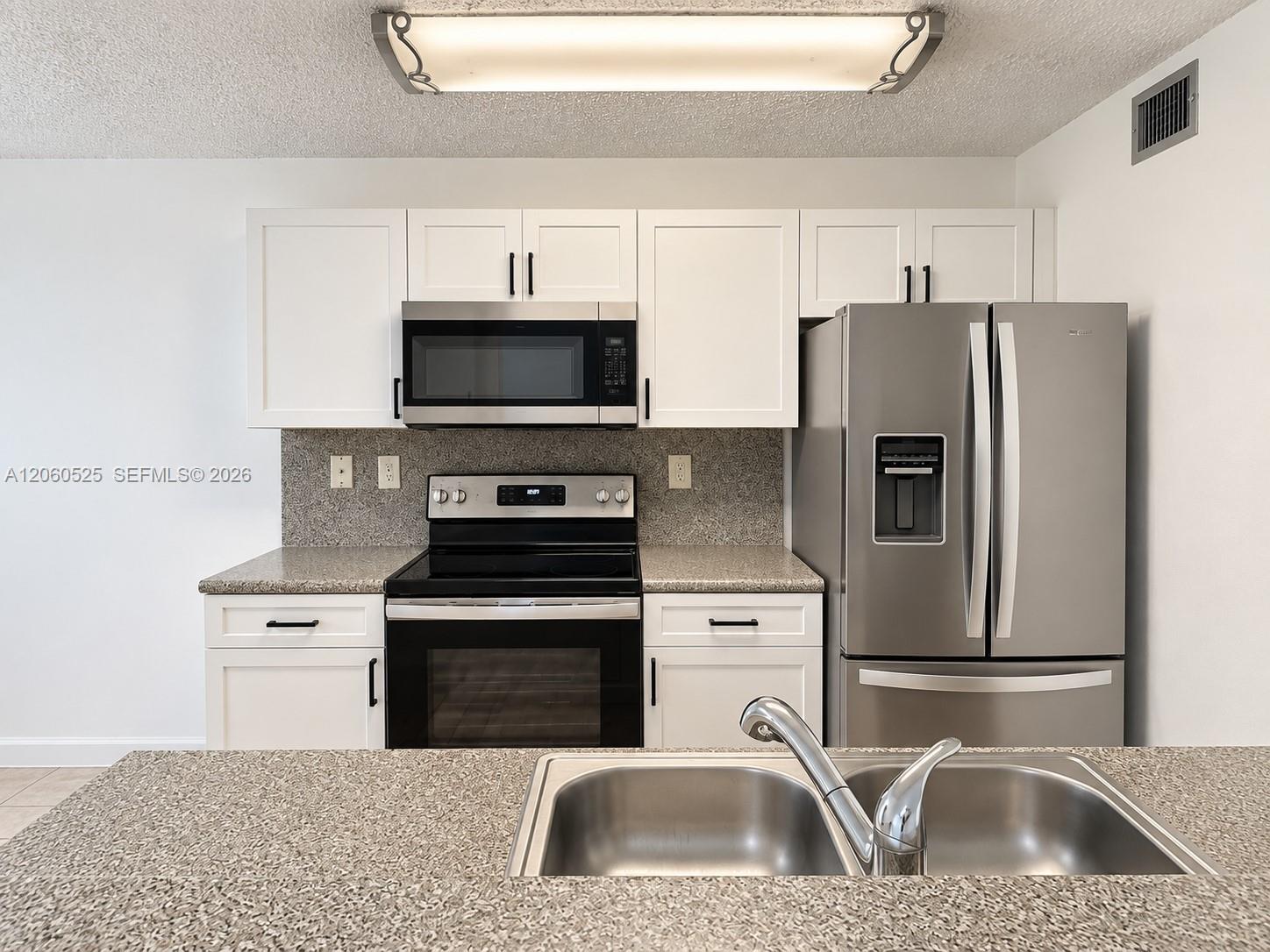 A12060525 Property Photo 10