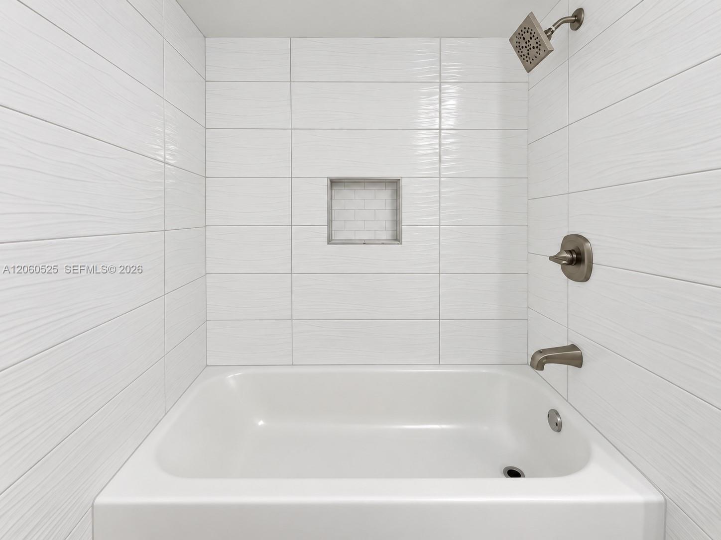 A12060525 Property Photo 16