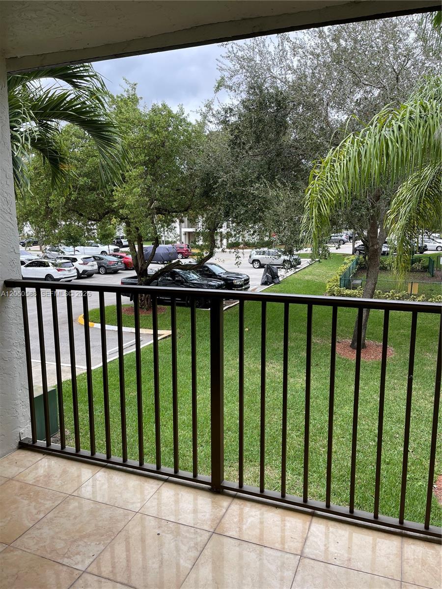 530 S Park Road 28-11 Property Photo 3