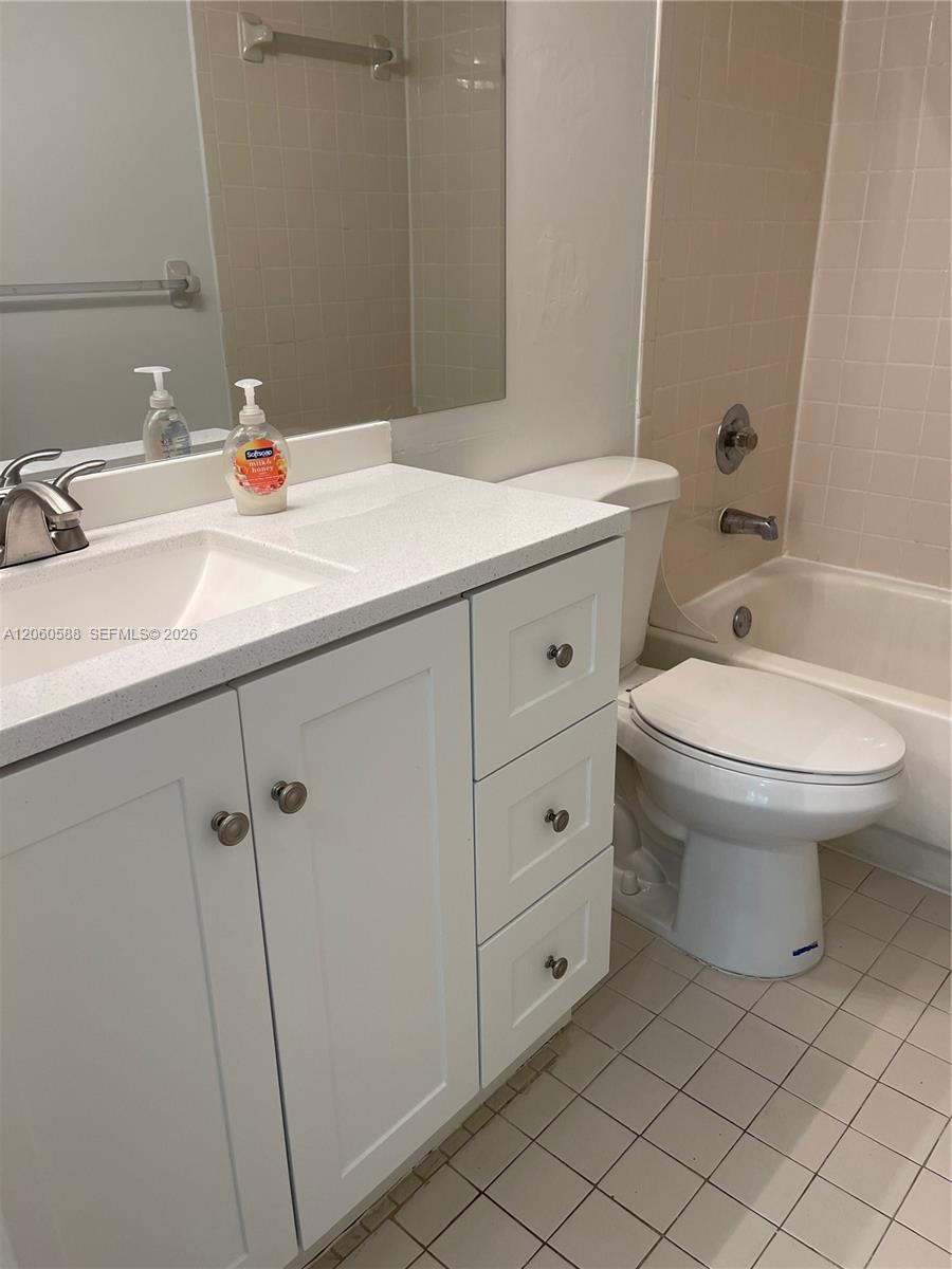 530 S Park Road 28-11 Property Photo 20