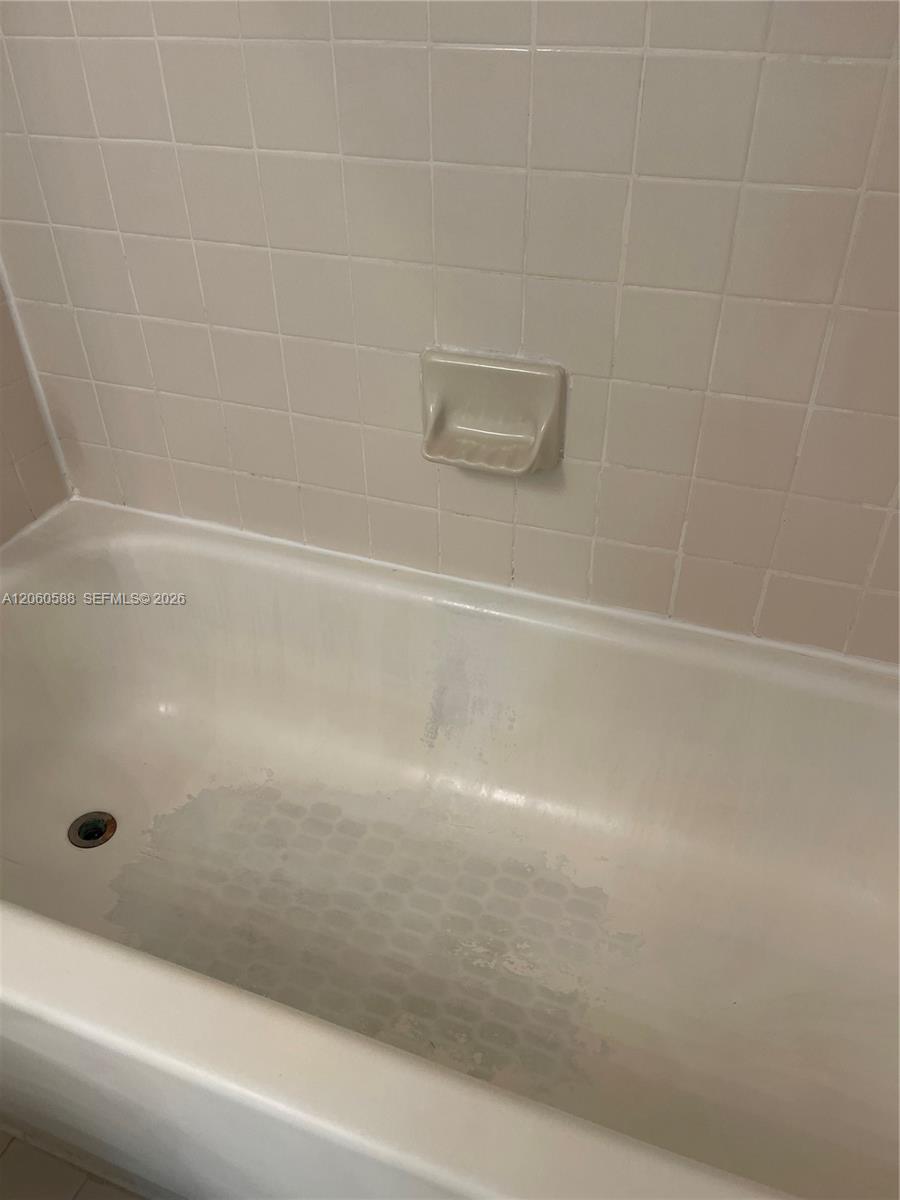 530 S Park Road 28-11 Property Photo 21