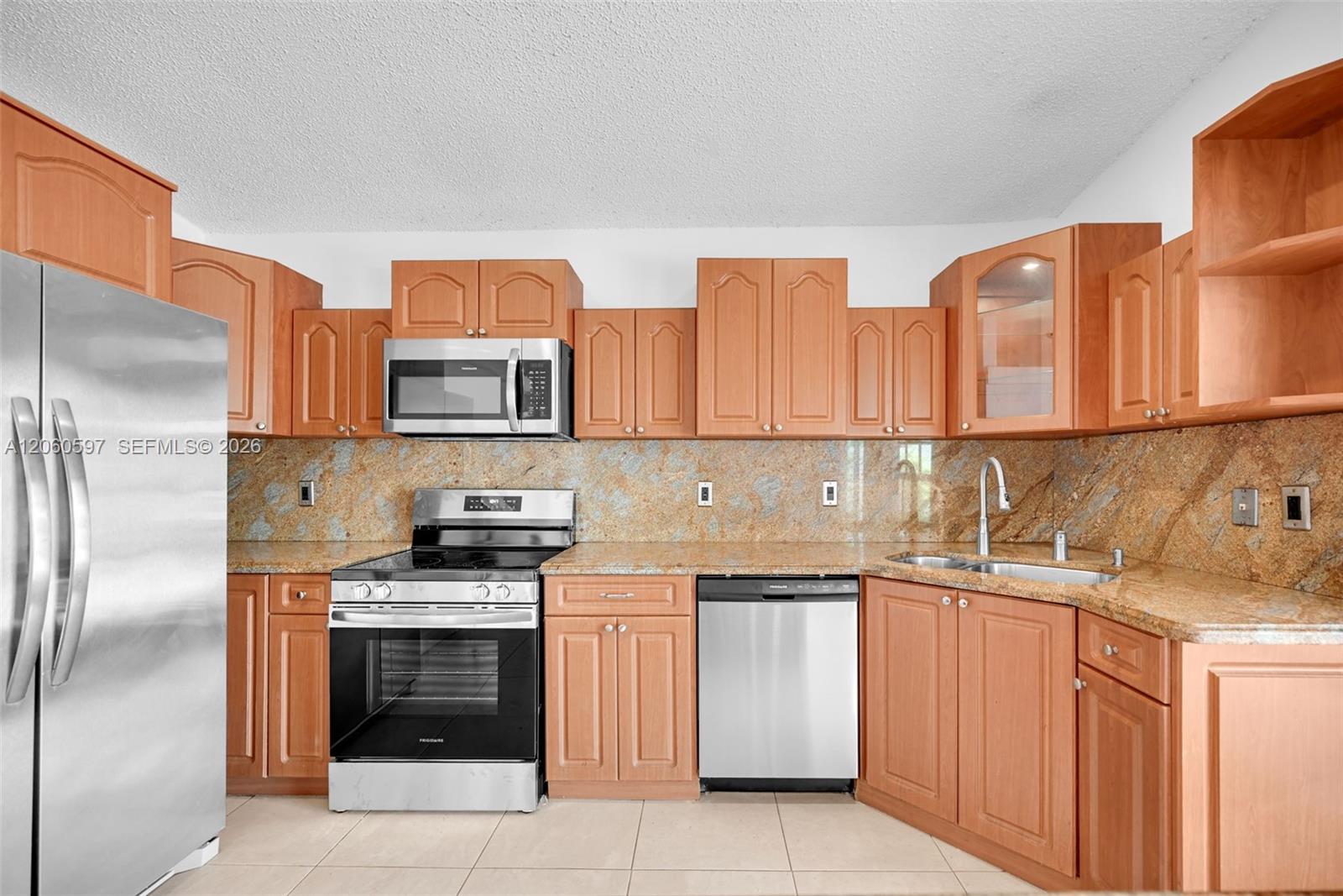A12060597 Property Photo 8