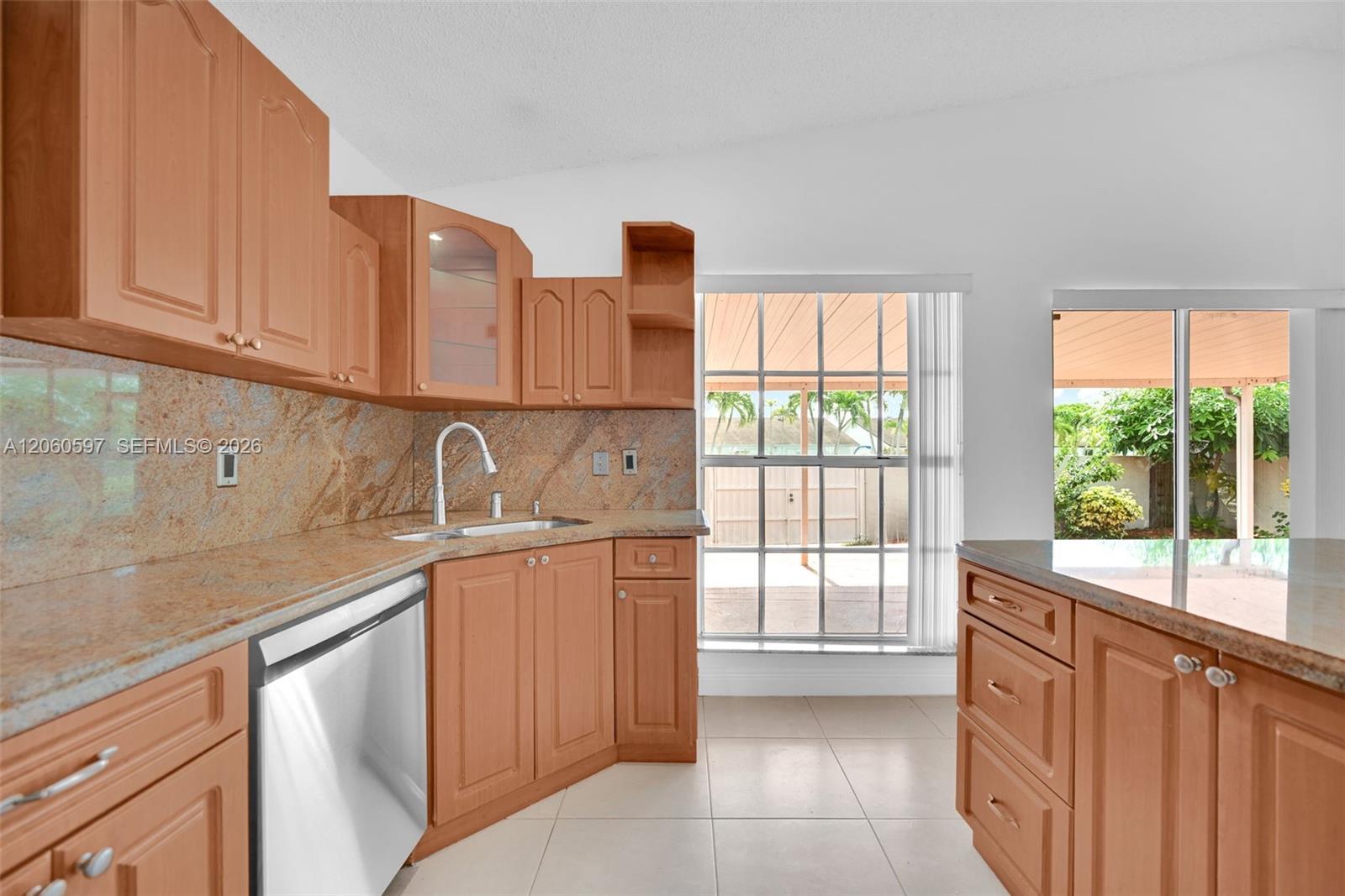 A12060597 Property Photo 9