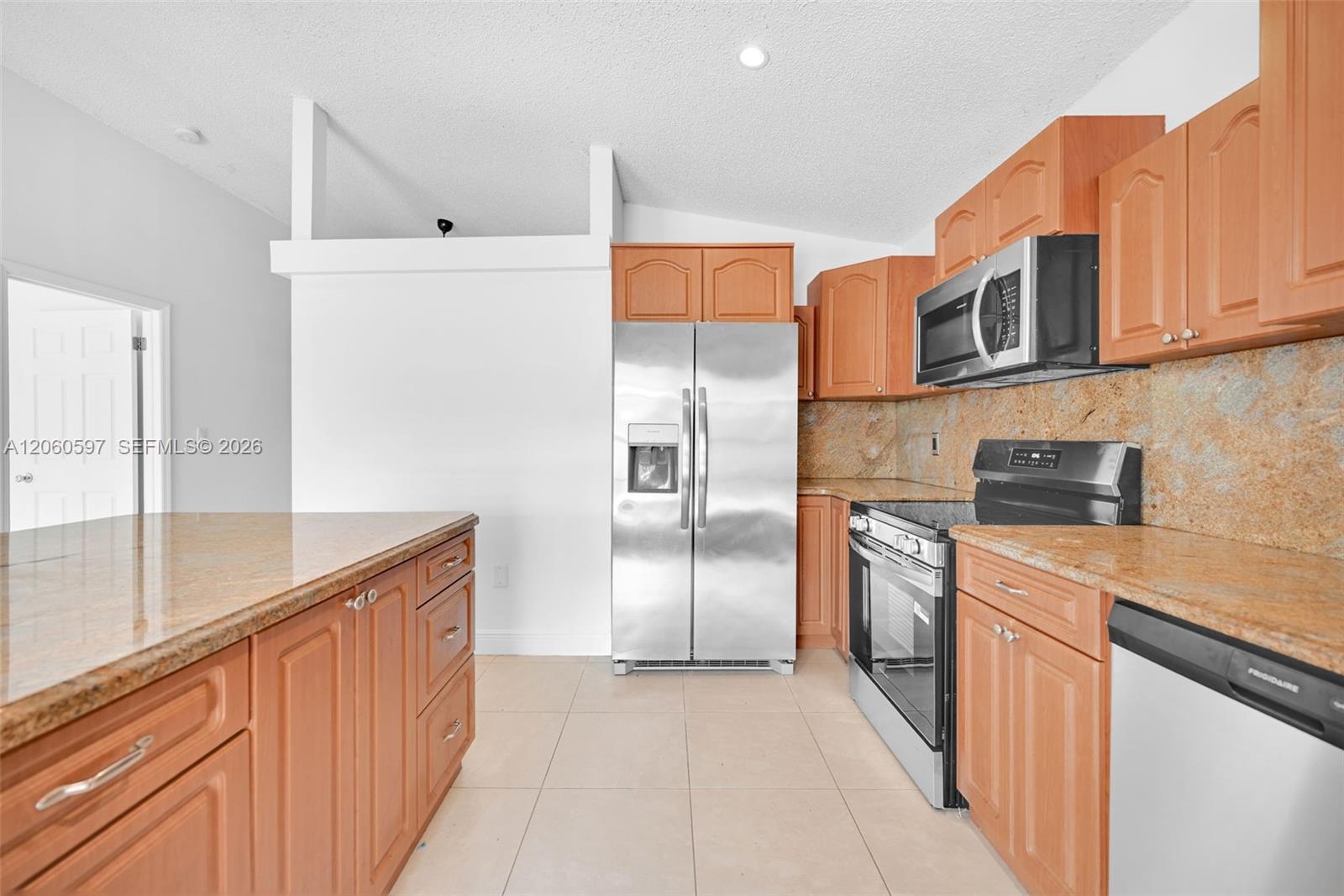 A12060597 Property Photo 10